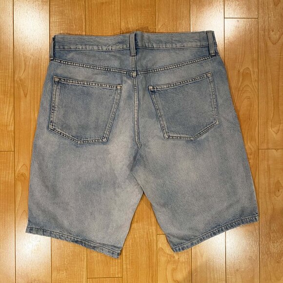 H&M Regular Fit Denim Shorts - Picture 2 of 3